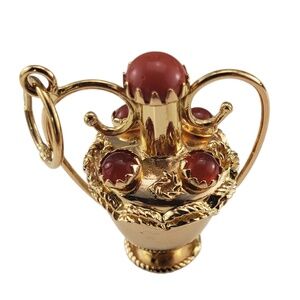 18 Karat Yellow Gold Ornate Urn Charm #19130